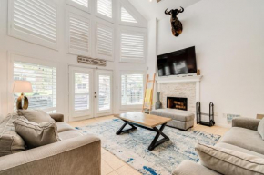 Dock and Outdoor Entertainment Home on Lake Conroe